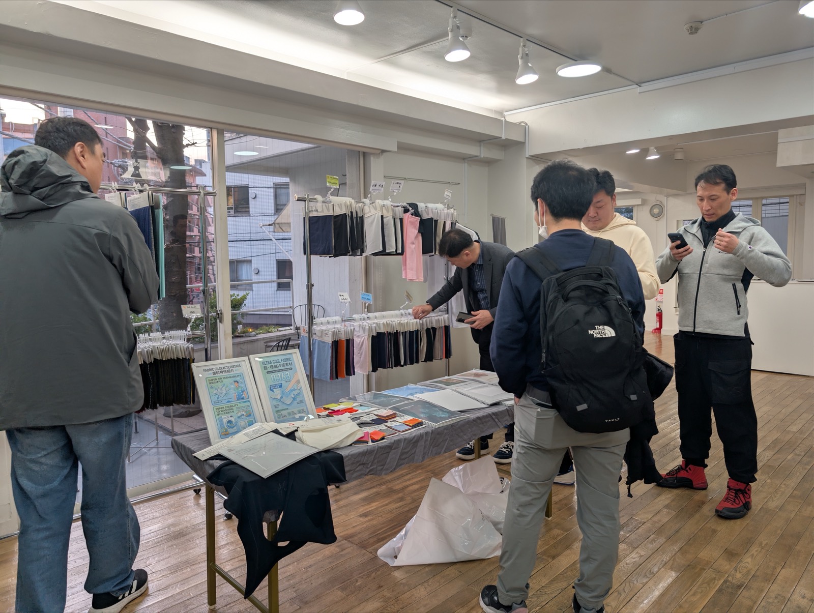 2026年3月開催の現物在庫生地展示会の会場写真 6